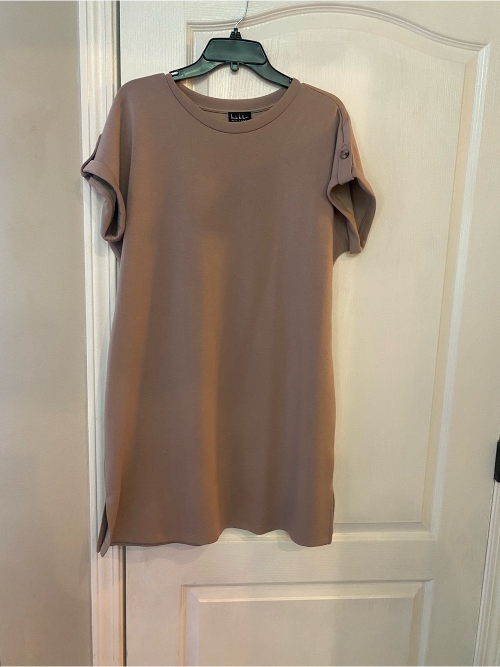 Nicole Miller Taupe Short Sleeve Dress